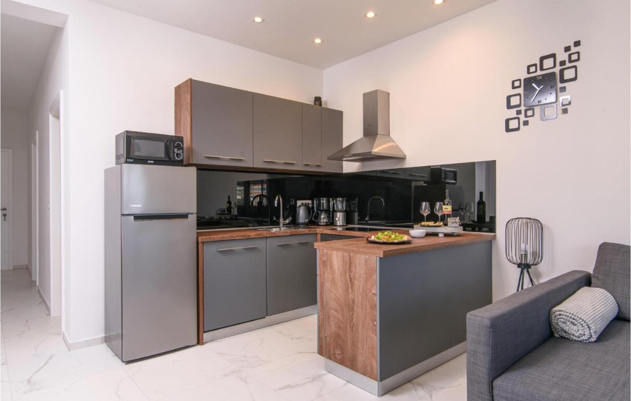 Awesome Apartment In Kastel Gomilica With Kitchen Kaštela 외부 사진